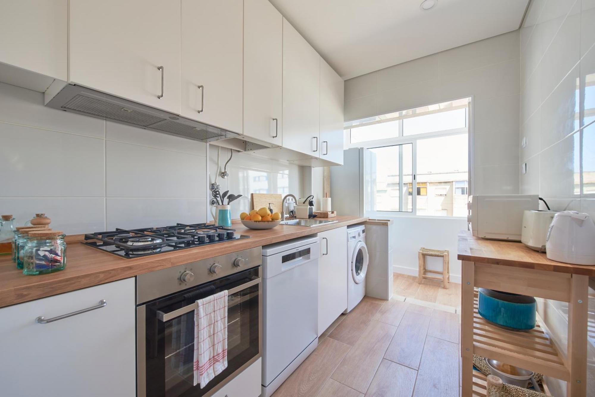 Sunset Bay View, Renovated Apt, By Timecooler Сетубал Екстериор снимка