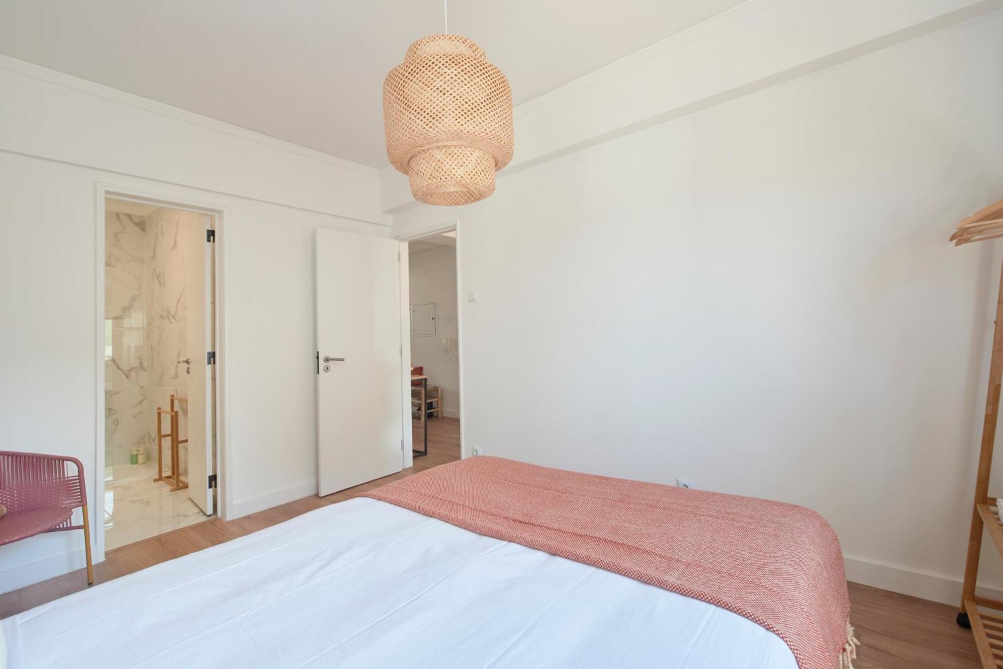 Sunset Bay View, Renovated Apt, By Timecooler Сетубал Екстериор снимка