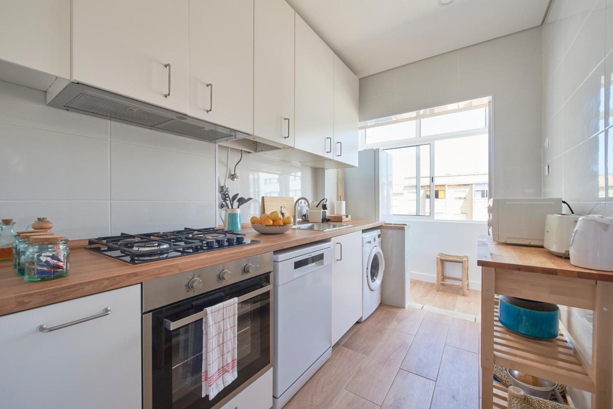 Sunset Bay View, Renovated Apt, By Timecooler Сетубал Екстериор снимка